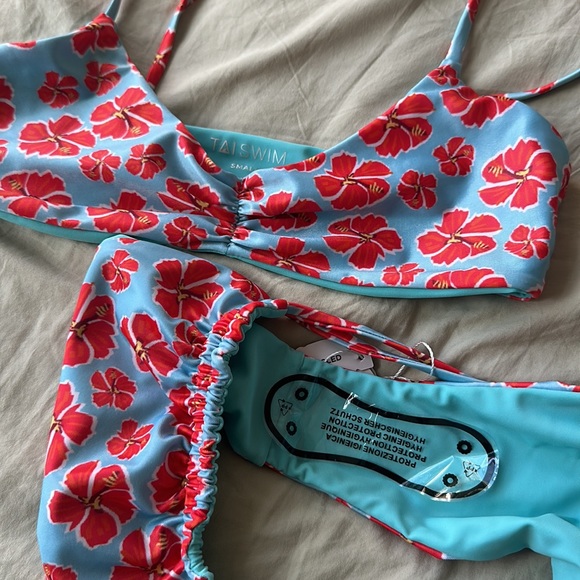 Tai Swim Emma Joelle set in Hanalei - Picture 4 of 4